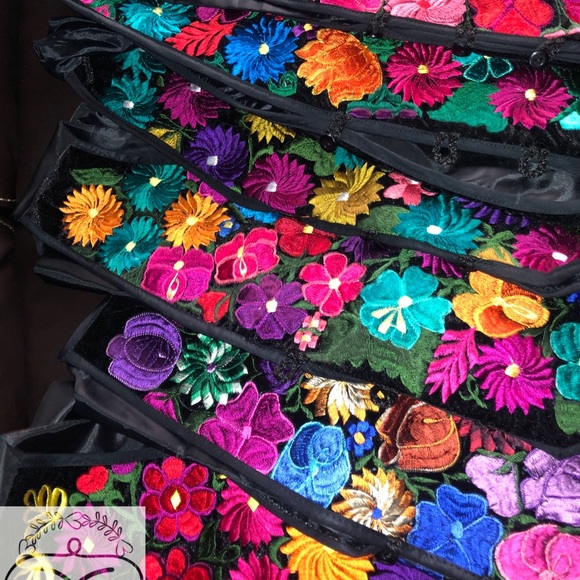 Mexican Embroidered Vest/Chaleco Bordado Mexicano - Picture 3 of 4